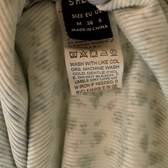 Shein Scrunched Medium Length Floral Print Blue and White Dress - Picture 4 of 4